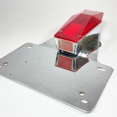 画像6: ⚡️D.S.C.⚡️  1970's “Coffin” Tail Light  w/ Original Backing Plate (6)