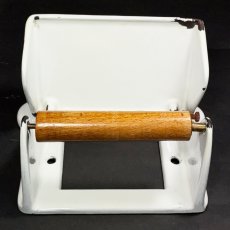 画像8: 1920-30's German-Deco "Cast-Iron" Toilet Paper Holder (8)