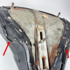 画像10: -＊Good Condition＊-　 1960's ⚡️Genuine Bates⚡️  “Tuck Roll” Leather Solo Seat (10)