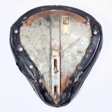 画像9: -＊Good Condition＊-　 1960's ⚡️Genuine Bates⚡️  “Tuck Roll” Leather Solo Seat (9)