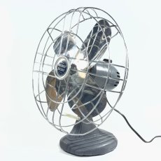 画像2: “Fully Restored”　 ★WIZARD DELUXE★  Early-1940's 3-Speed Electric Fan (2)