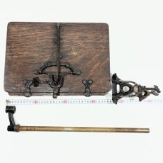 画像10: 1910's ★Cast Iron★ Pivoting Arm Book Stand (10)