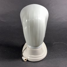 画像10: 1920-30's Art Deco Bathroom Lamp  ★Porcelain ＆ Milk Glass★ (10)