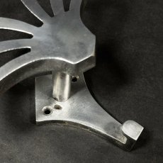 画像4: 1940-50's “Art Deco” Aluminum Coat Hook  ★Made in ITALY★ (4)