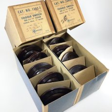 画像5: -＊9個セット＊-   1920-30's   ★ Art Deco ★  “ROUND” Bakelite Switch  【Dead-Stock】 (5)