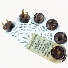 画像2: -＊7個バラ売り＊- 　 ★THE HANDY PLUG★　 Early-1930's Brown Bakelite Electric Plug　 【DEAD-STOCK】 (2)