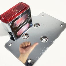 画像4: -＊Mint Condition＊- ⚡️D.S.C.⚡️ 1970's “THE KNIGHT” Square Tail Light  w/ License Plate Base (4)