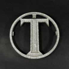 画像1: 1950-60's "T" Aluminum Screen Door Center Medallion (1)