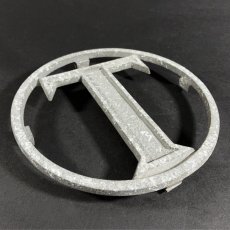 画像2: 1950-60's "T" Aluminum Screen Door Center Medallion (2)