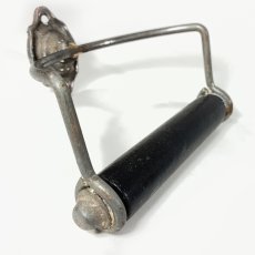画像3:  1920's ★Solid Steel★ Frame Toilet Paper Holder (3)