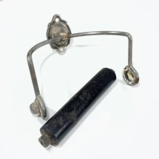 画像7:  1920's ★Solid Steel★ Frame Toilet Paper Holder (7)