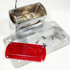 画像8: ⚡️D.S.C.⚡️ 1960-70's “THE KNIGHT”  Square Tail Light & License Plate Base (8)