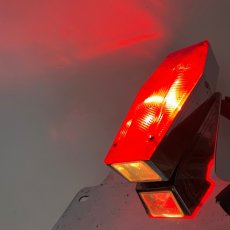 画像5: ⚡️D.S.C.⚡️  1970's “Coffin” Tail Light  w/ Original Backing Plate (5)