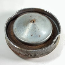 画像8: - Iron Cross with Skull -　 ⚡️Genuine Wassell⚡️ Vintage Gas Cap (8)