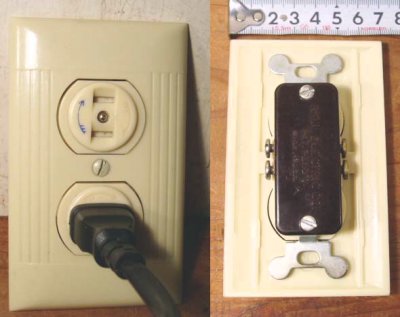 画像1: 40's "Child's Proof" Bakelite Outlet