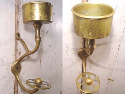 画像1: 1910-20's Cast Brass "Toothbrush＆Cup" Holder