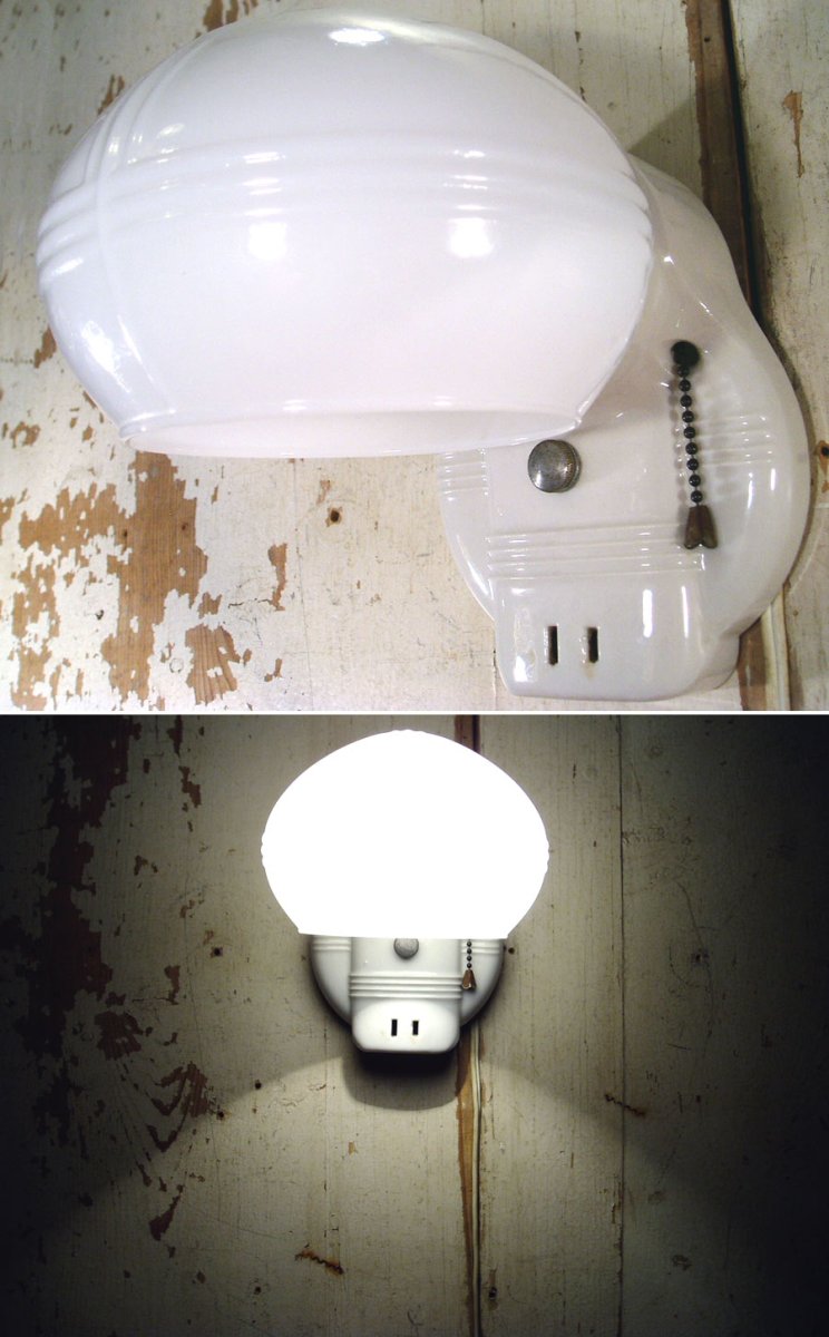 画像1: 1940's DECO "Porcelain＆Milk Glass" Bathroom Lamp (1)
