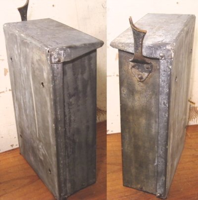 画像1: 1920-30's Wall Mount Galvanized "U.S. MAIL" BOX