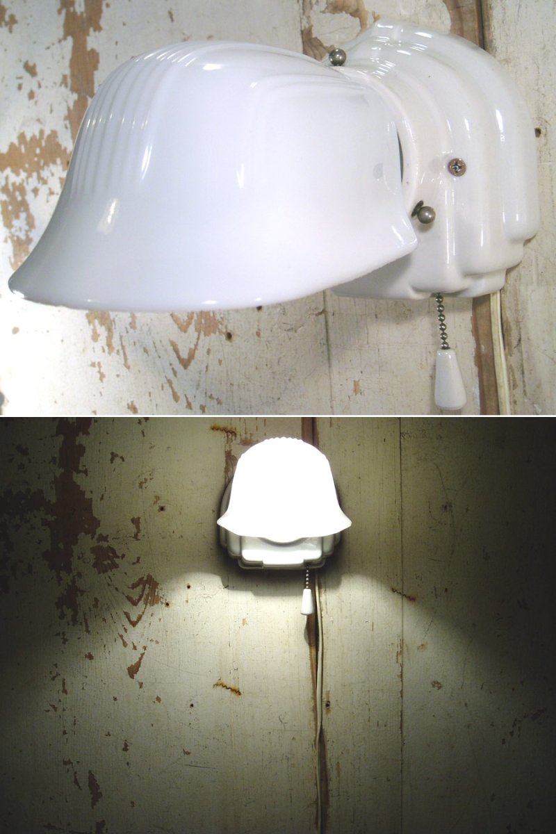 画像1: 1930-40's DECO "Porcelain＆Milk Glass" Bathroom Lamp (1)