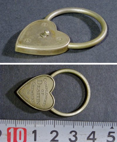 画像2: 1940's  " ♡ Heart Shaped" Advertising Key Ring