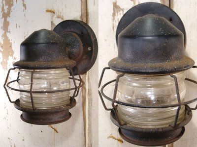 画像1: 1940's "Thick Ribbed Glass" Caged Outside Lamp