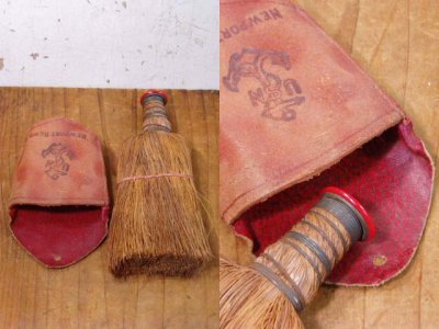 画像1: 1940's "U.S.N" Small Whisk Broom 