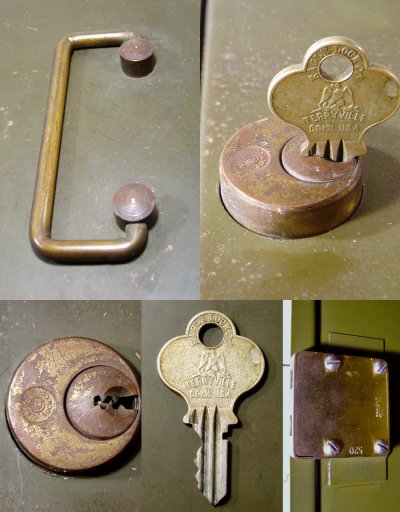 画像2: 1940's "ASCO NEW YORK" Steel Safety Box with Key