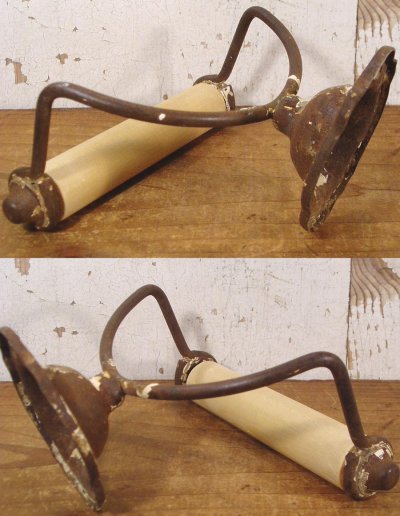 画像1:  1920's "Rusty" Steel-Frame Toilet Paper Holder