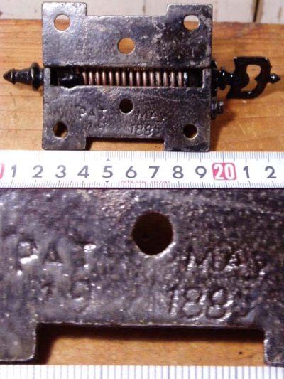 画像2: 1880-1900's Cast Iron "Spring" Screen Door Hinge