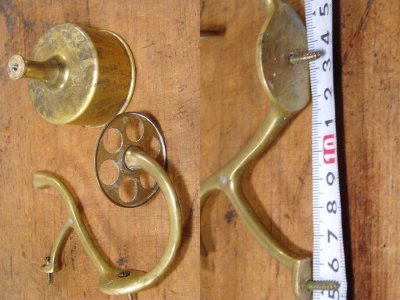 画像3: 1910-20's Cast Brass "Toothbrush＆Cup" Holder