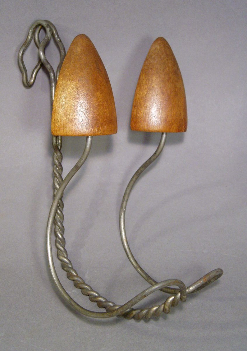 画像1: 1920-30's Twisted Wire＆Wood "Shoes Hanger" - New York City (1)