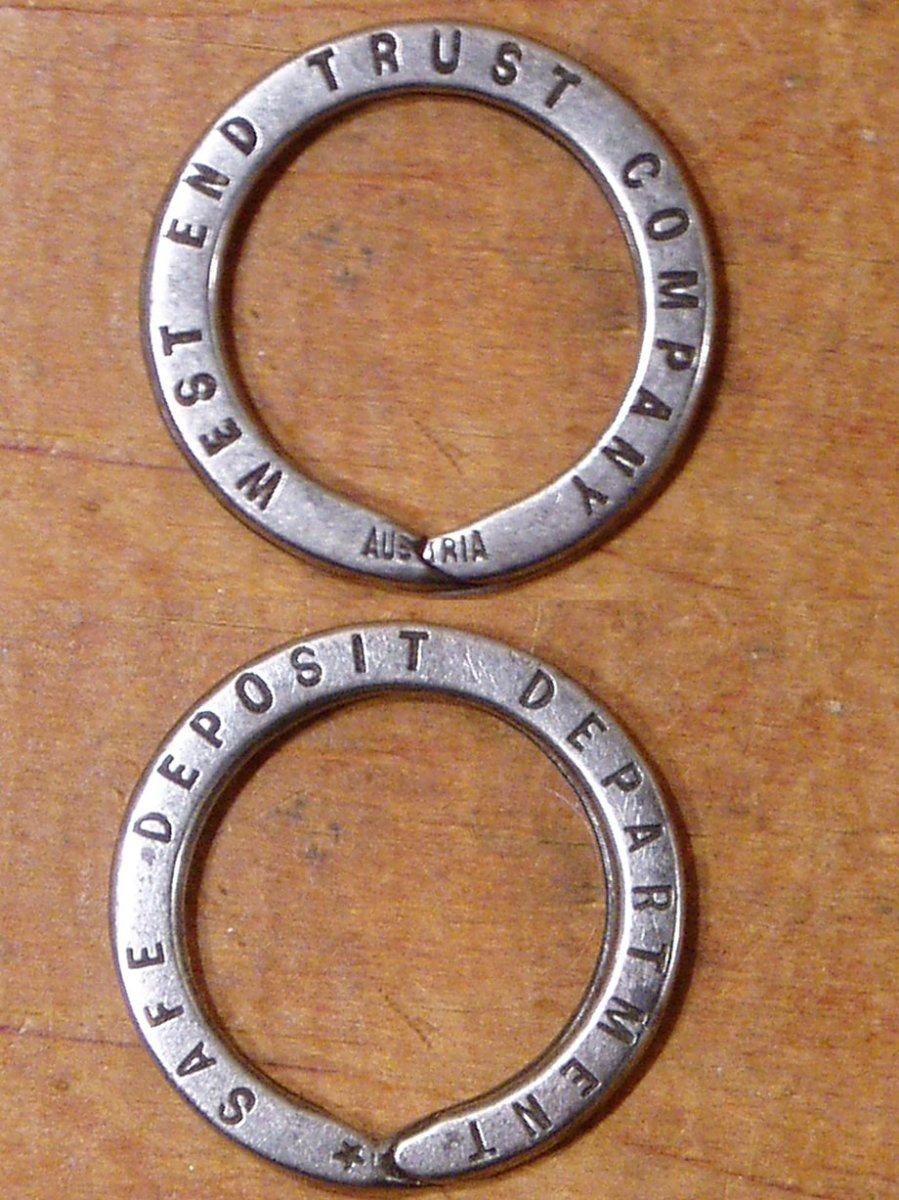 画像1: "WEST END TRUST COMPANY" Advertising Key Ring (1)
