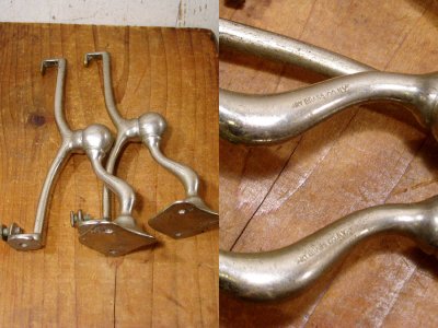 画像2: 1910-20's "ART BRASS CO. N.Y." Bathroom Shelf Brackets