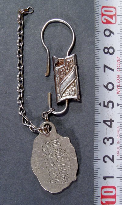 画像2: 1910-20's "TAILORS" Key Ring w/Tiger Figural Key Tag