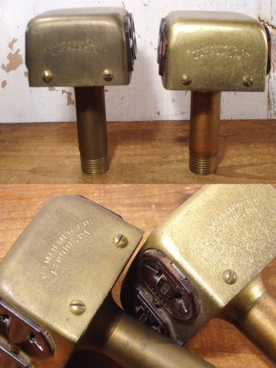 画像2: 1930's Surface Mount "BRASS" Outlets [8-Outlets] 