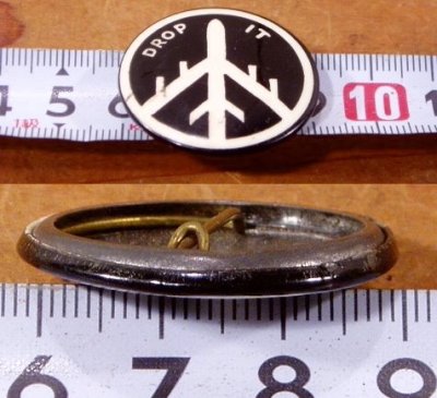 画像2: "Peace Mark ?? " Pin Badge