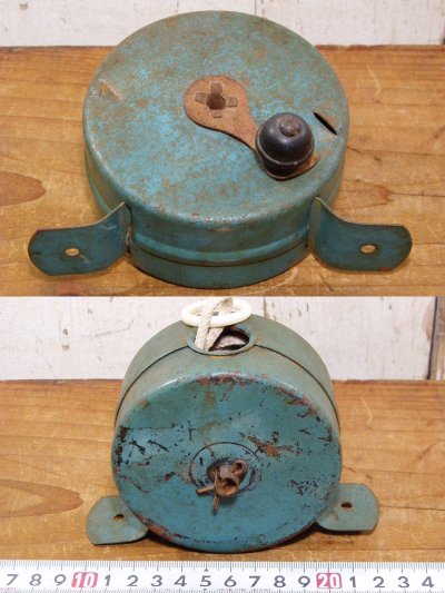 画像1: 1930-40's "Shabby" Wood Handle Clothes-Line Reel