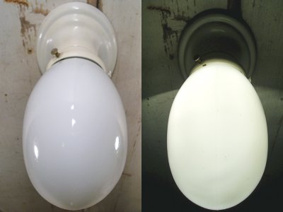 画像1: 1930-40's "Milk Glass Shade" Bathroom Lamp 