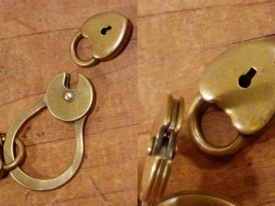 画像2: Brass "Rotating" Key Ring w/ MINI 2-Heart Charm