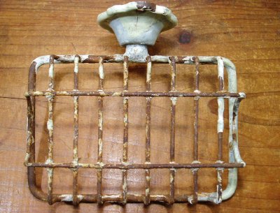 画像2: 1920's "Rusty" Soap Holder