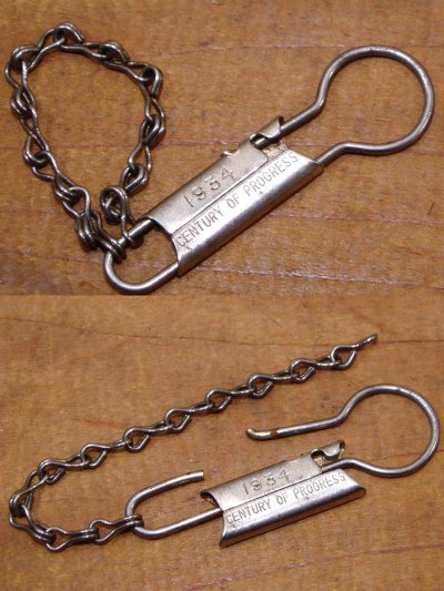 画像1: 1934 "Swift's Frankfurts"Advertising Key Ring W/Chain