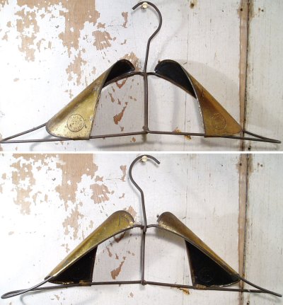 画像1: 1900-20's Steel Wire "GOLD MEDAL HANGER"