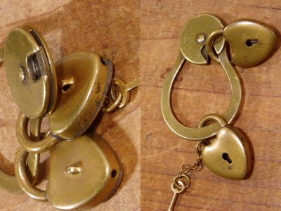 画像1: Brass "Rotating" Key Ring w/ MINI 2-Heart Charm