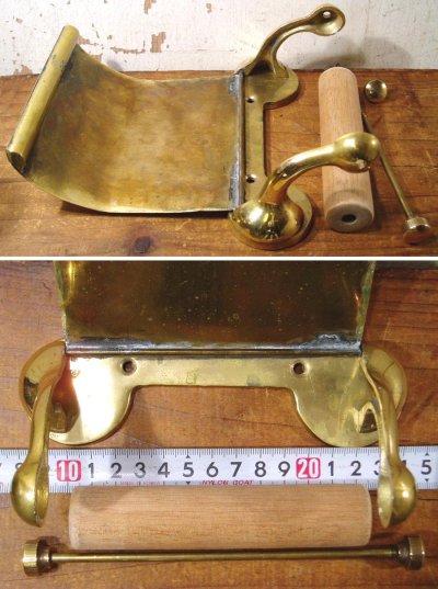 画像2:  1910-1920's "Cast Brass" Toilet Paper Holder