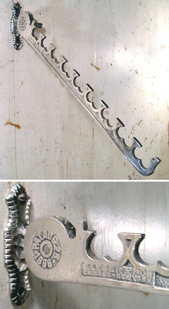 画像1: 1890's "Adjustable" Garment Hanger Rack (1)