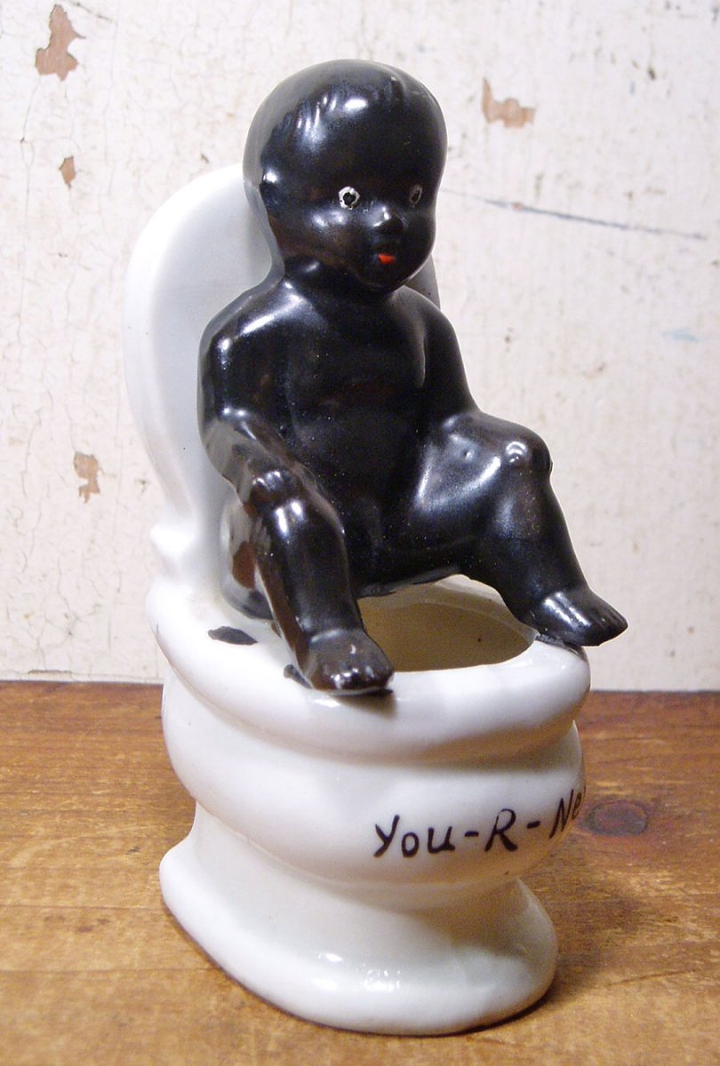 画像1: 1950's "Black Baby" on Toilet  (1)