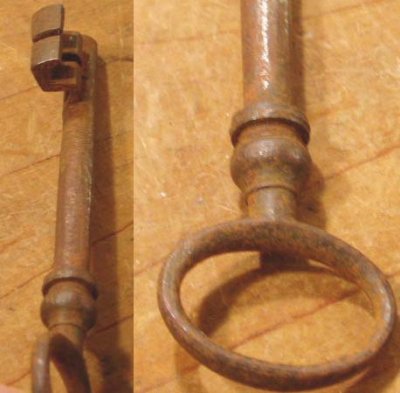 画像2: Antique "BIG" Iron Skeleton Key