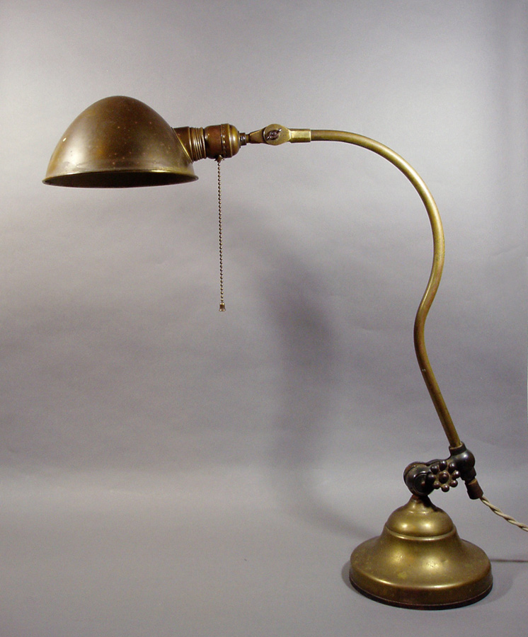 画像1: 1910-20's "O.C.White" Brass Desk Lamp (1)