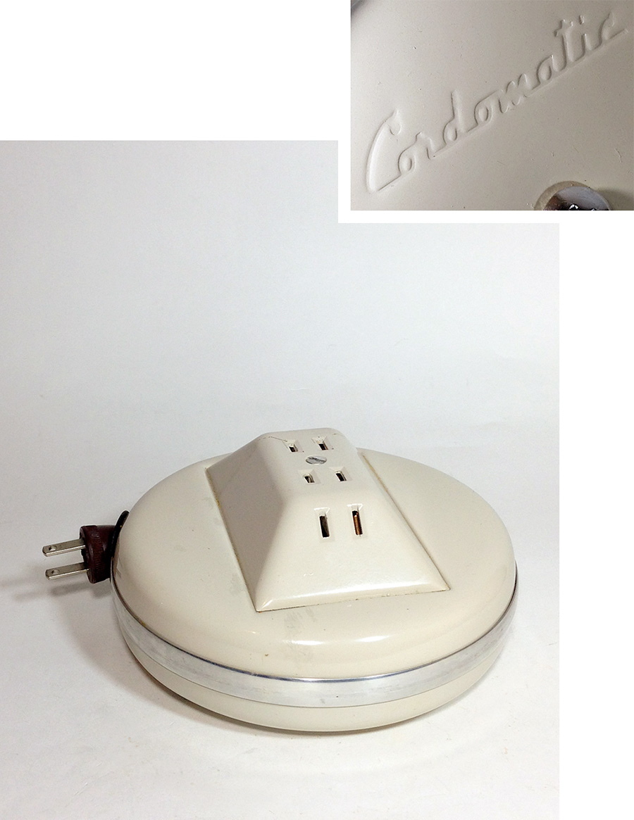 画像1: 1950-60's "Cordomatic" 4-Outlet Cord Reel【Dead Stock】 (1)