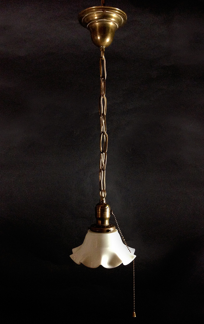 画像1: 1920-30's "Ruffled Milk Glass" Chain Pendant Lamp (1)